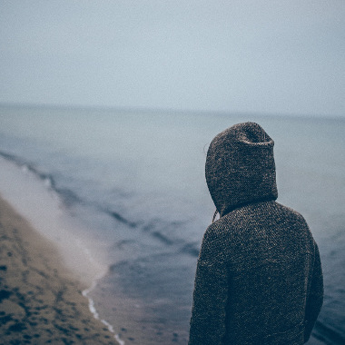 Angehoeriger Psychisch Kranker am Strand